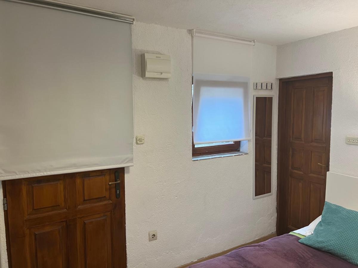 Guesthouse F Split Bagian luar foto