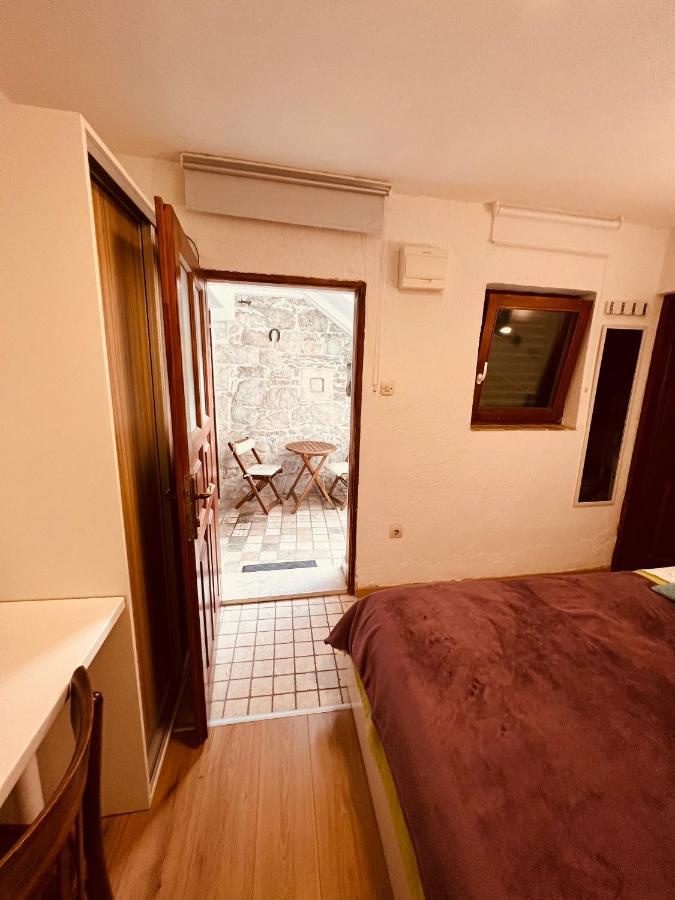 Guesthouse F Split Bagian luar foto