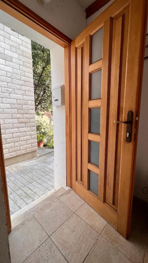 Guesthouse F Split Bagian luar foto