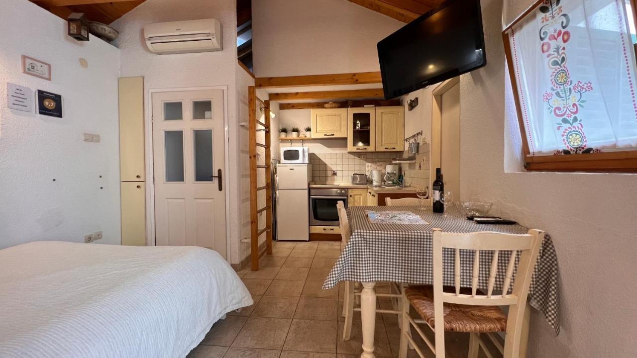 Guesthouse F Split Bagian luar foto