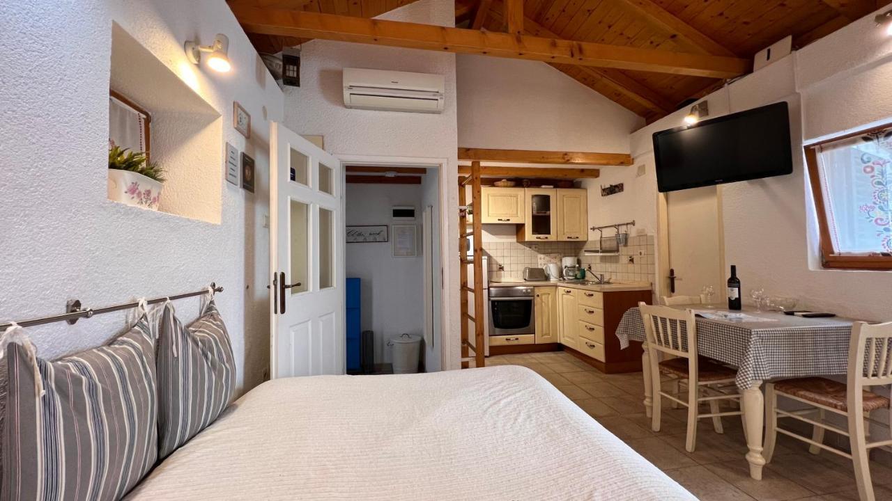 Guesthouse F Split Bagian luar foto