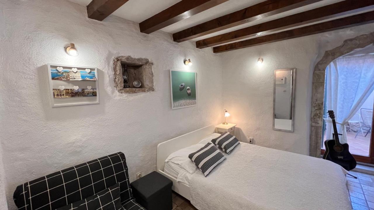 Guesthouse F Split Bagian luar foto