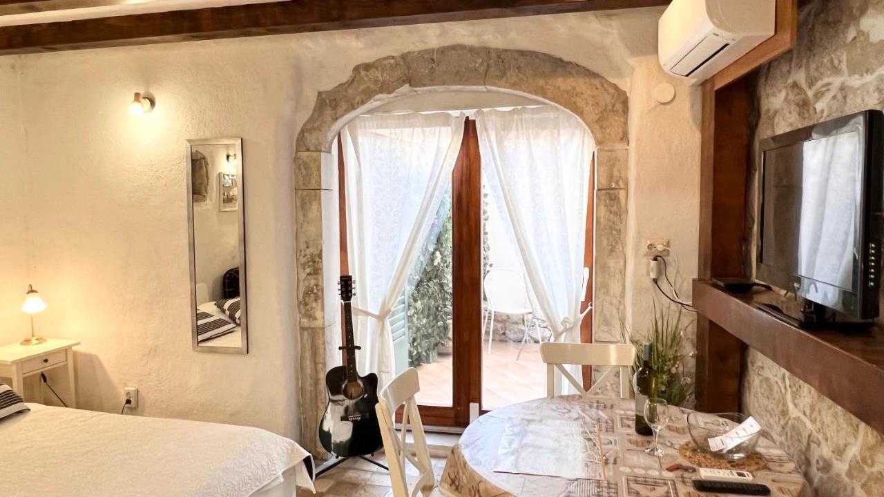 Guesthouse F Split Bagian luar foto