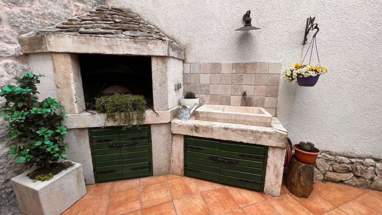 Guesthouse F Split Bagian luar foto