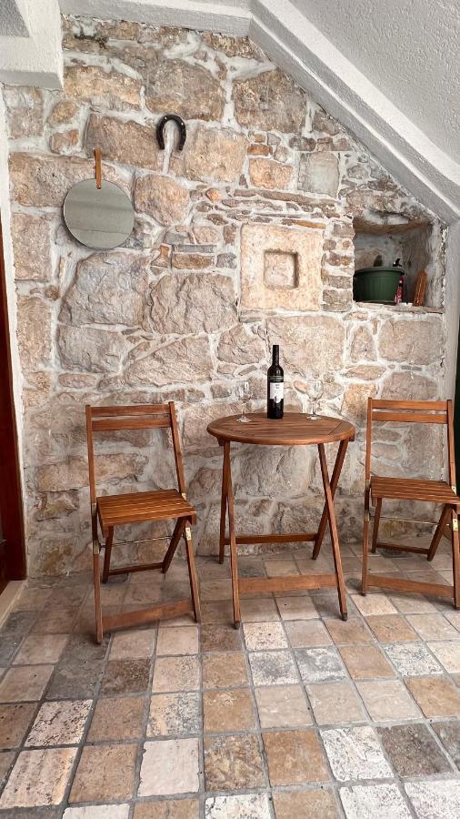 Guesthouse F Split Bagian luar foto