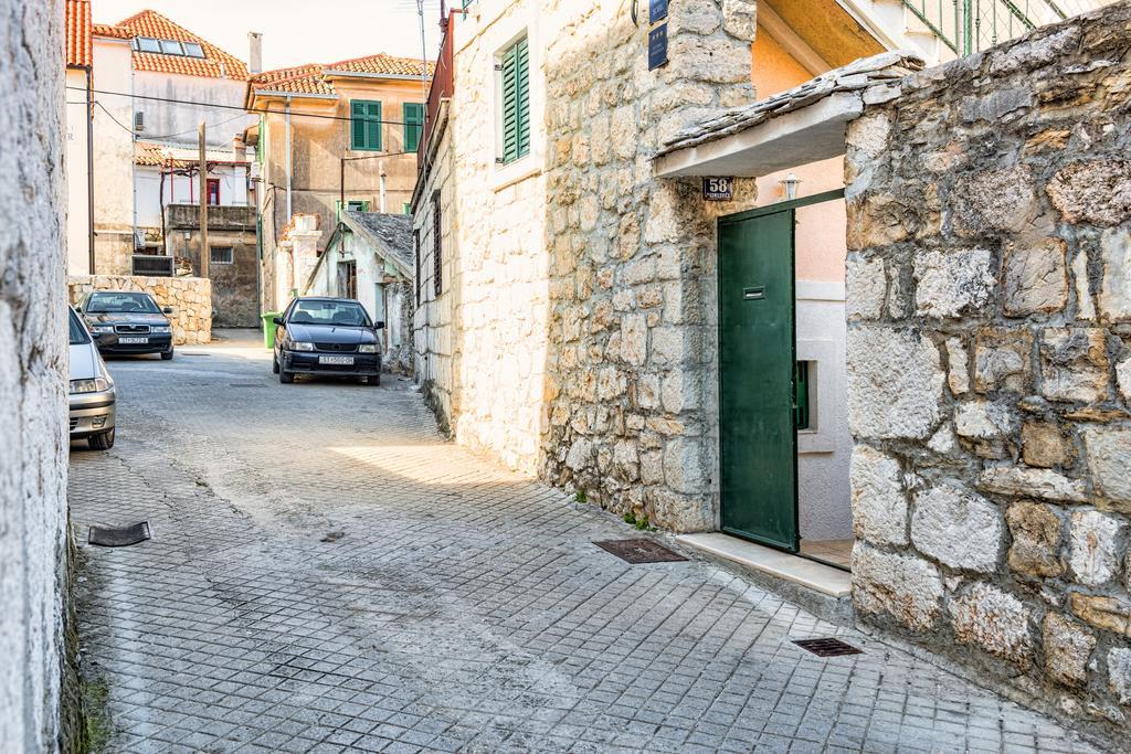 Guesthouse F Split Bagian luar foto